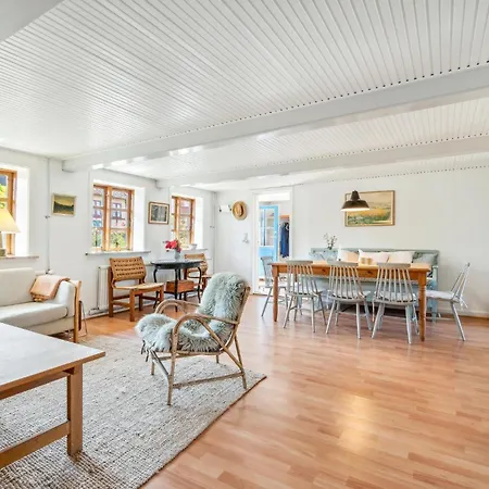 Cozy In With Kitchen Holiday home